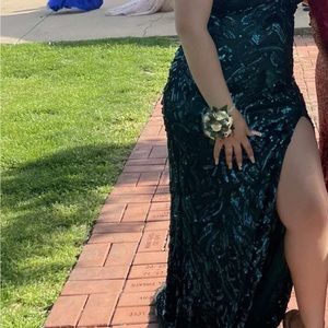 Emerald green prom dress